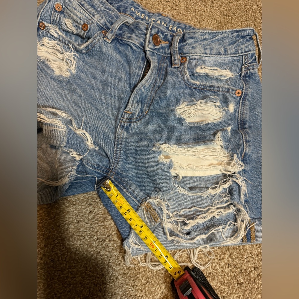 American Eagle Outfitters women’s 000 distressed tom girl Jean Shorts - Picture 3 of 7